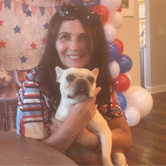 Meet your Posher, Aurelia - Picture 1 of 1